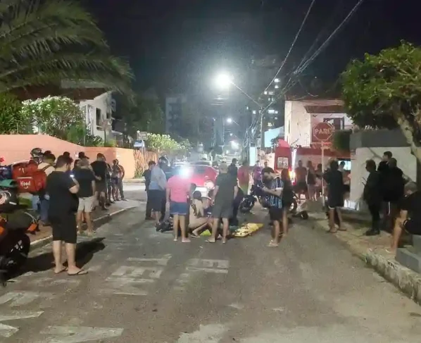 Motorista foge após atropelar motociclista e passageira em Aracaju