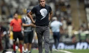 Atlético-MG anuncia saída do técnico Cuca, oito meses após contratação